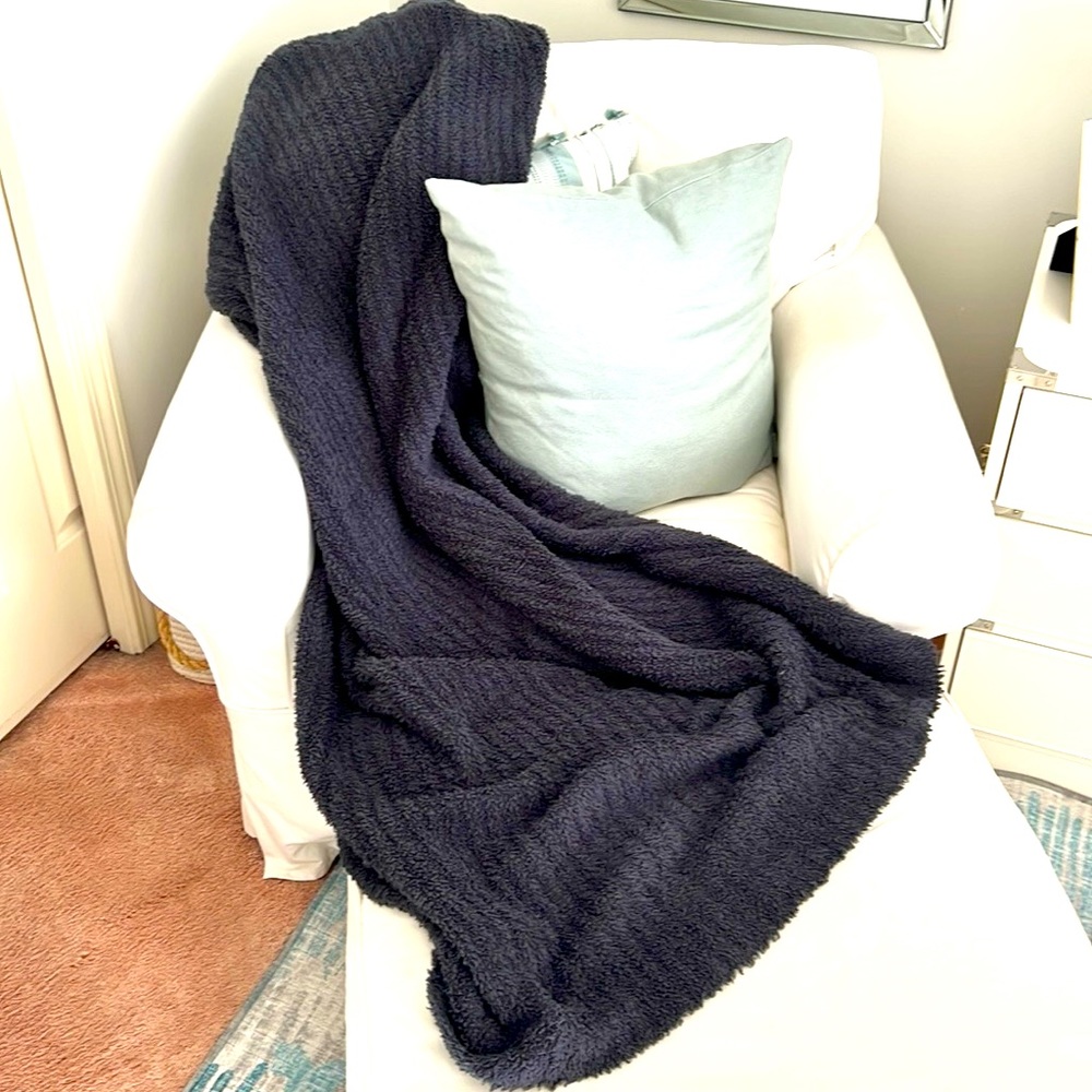 Barefoot Dreams Cozy Black Throw Blanket